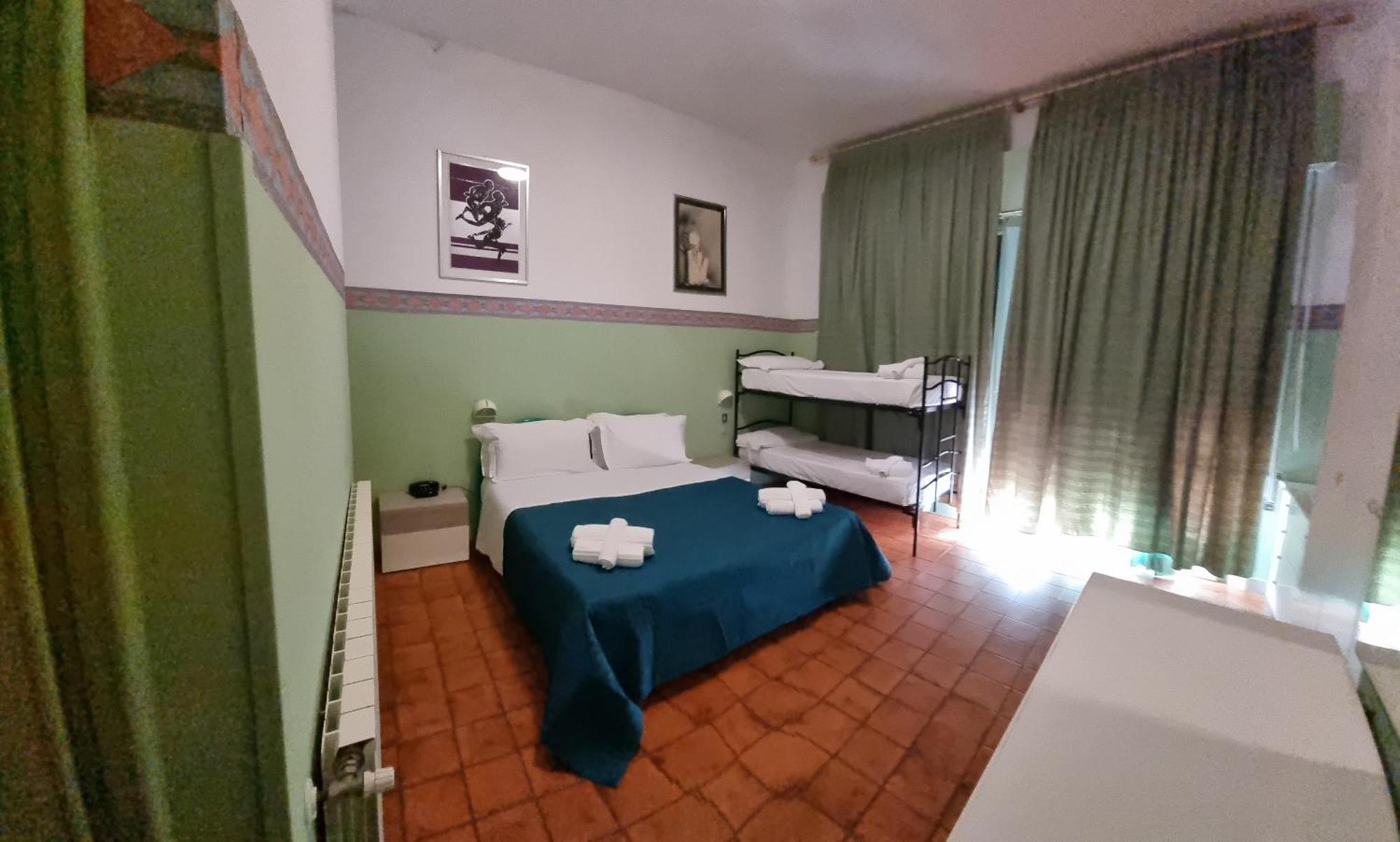 Hotel K2 Cervia 3 Stelle Sup Exteriör bild
