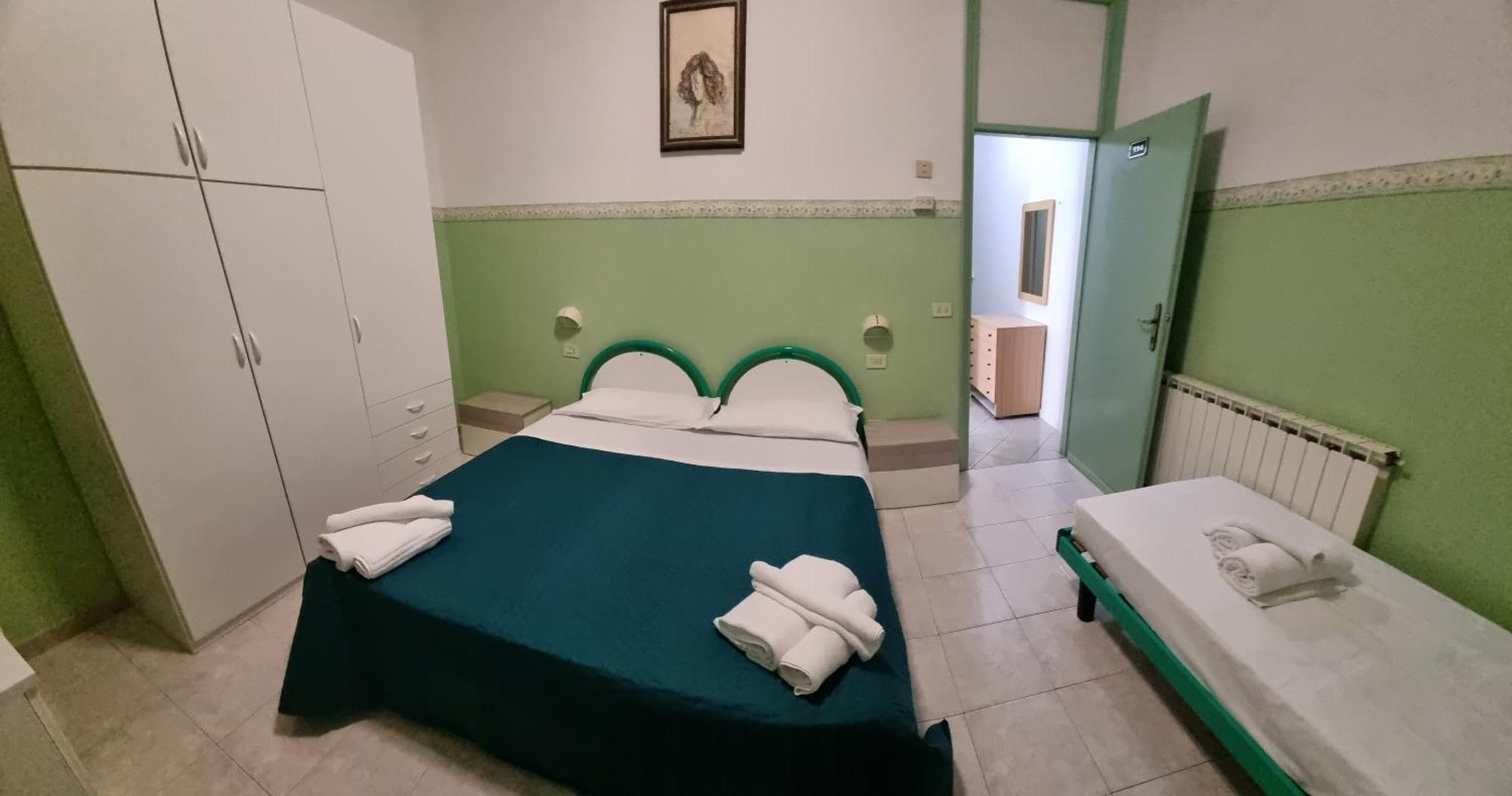 Hotel K2 Cervia 3 Stelle Sup Exteriör bild