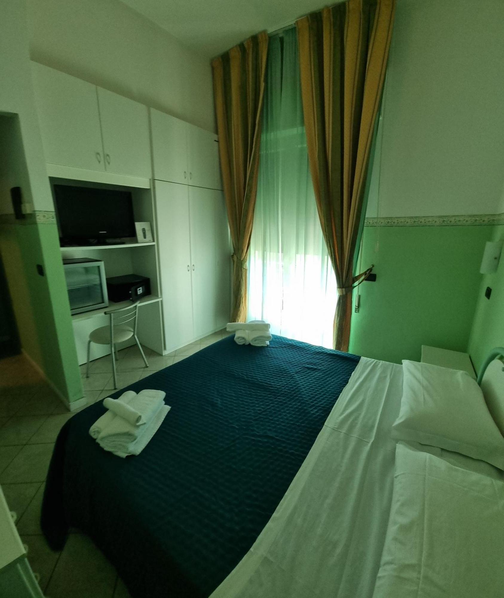 Hotel K2 Cervia 3 Stelle Sup Exteriör bild